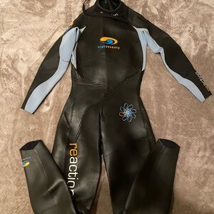 BlueSeventy Wetsuit - Men Small/Women Medium